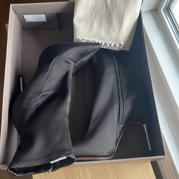 BCBGMAXAZRIA Women’s Black Stretch Satin Jolie Boot
PRE~LOVED EXCELLENT COND!! - Picture 5 of 8